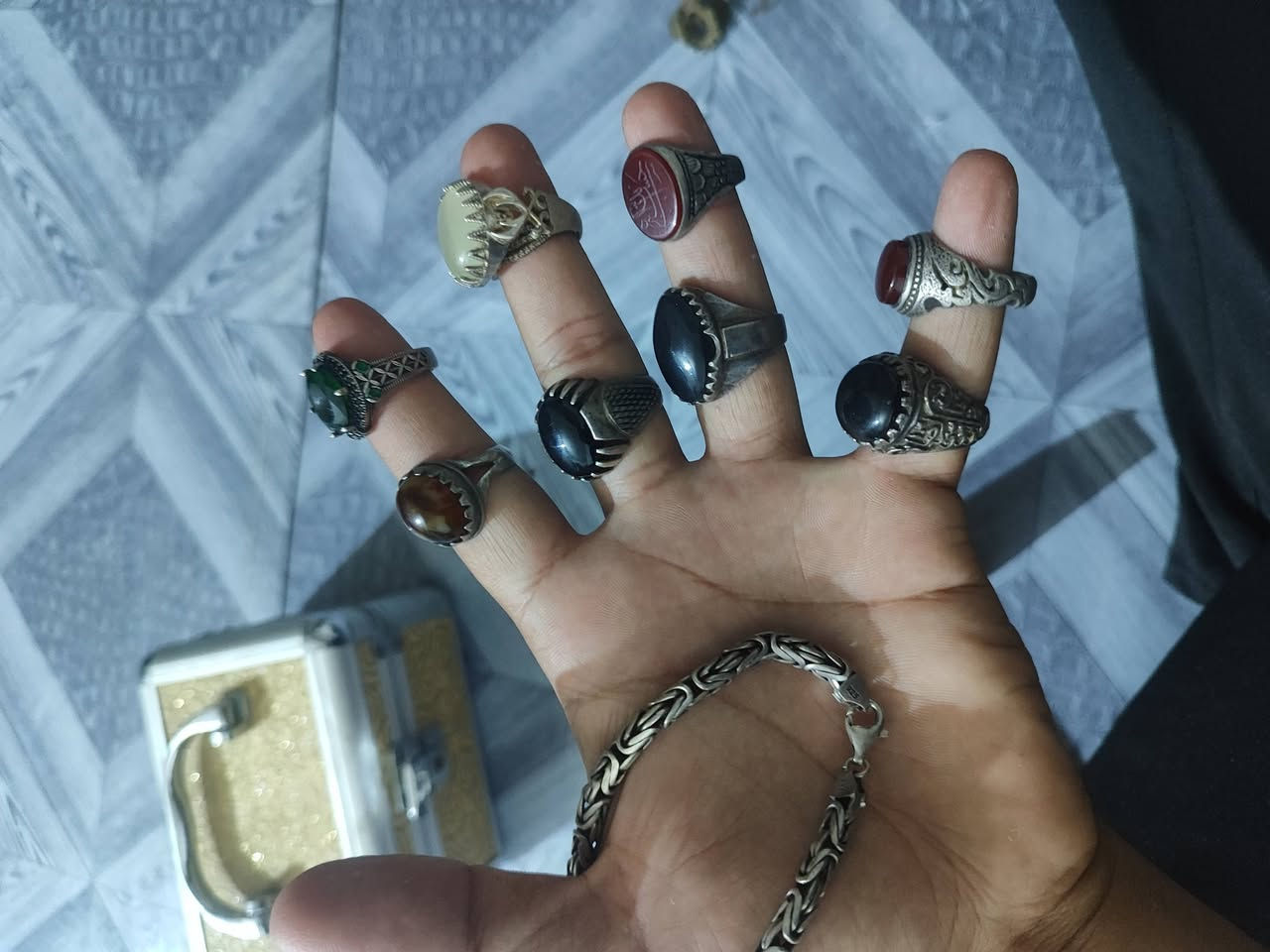 سلام عليكم 130 غرام سعر الغرام 3250 بغداد مكاني ‏‪0776 841 6500‬‏
