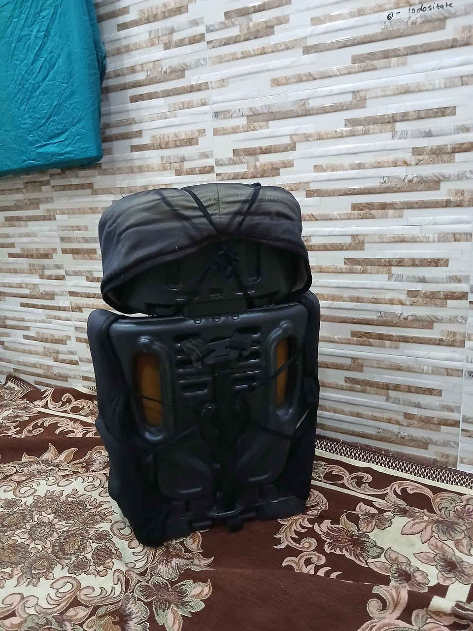 کورسی ناوسەیارە ، ئەوروپیە زۆر بێعەیب و گەورە و چاکە ، قایشی بەستنەوەی هەیە و لەشەش مانگ تا 7 ساڵ بۆی ئەبێ 
سعریشی زۆر گونجاوە قفڵی 20 هەزارە 
سلێمانی ، گەیاندن هەیە*********** السليمانية, العراق
