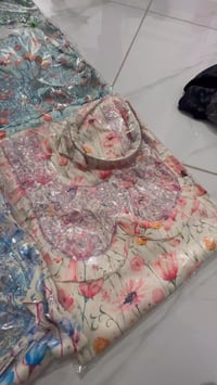 قماش إماراتي • قطع غير مخيطة • مع طوق