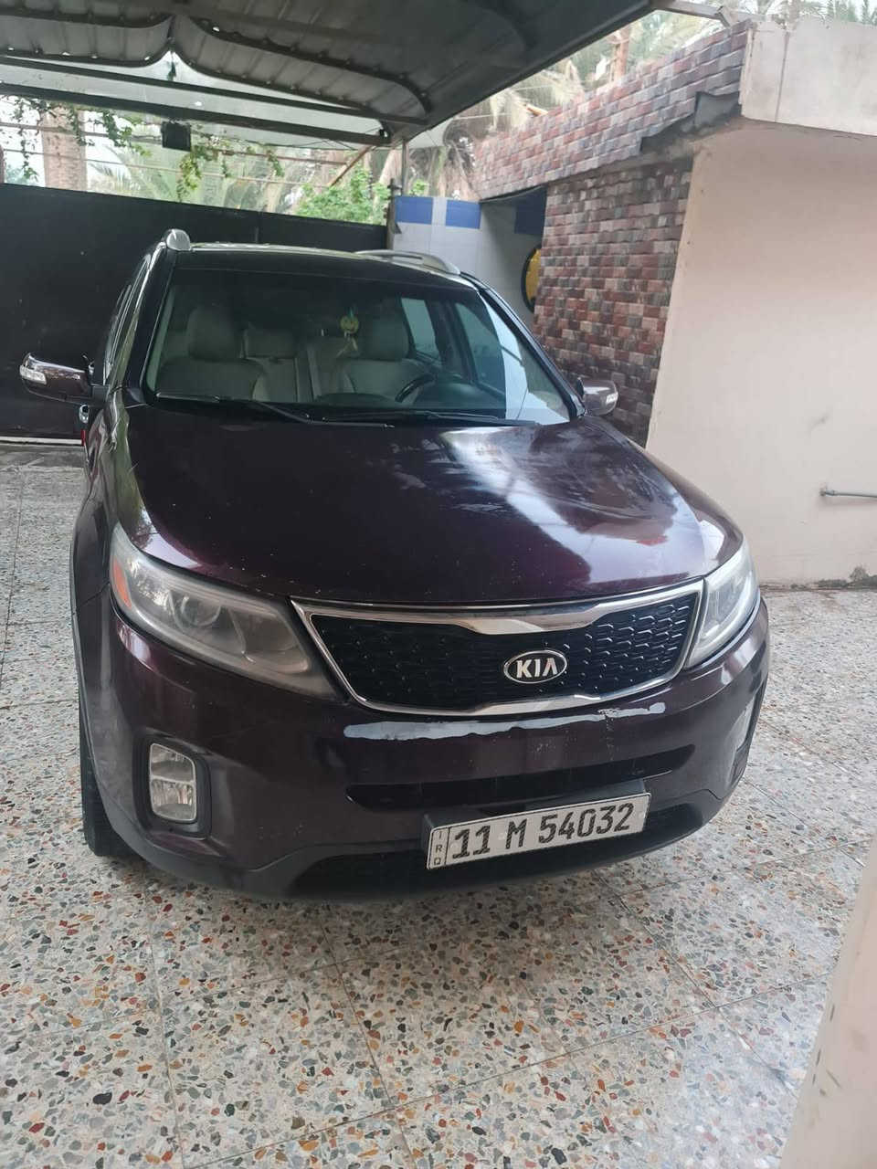 السلام عليكم
للبيع سورنتو ٢٠١٥ مكينه ٦سلندر امريكي رقم بغداد نكليزي بسمي السياره من٢٠١٥ عله أيد كفاله عامه بيهه بس البنيد سرقه والباقي كفاله عامه سبعه راكب  تبريد ثلج حداديه جديدة تخم تاير جديدمكاني حله السعر ١٥٧ وبيهه مجال للشراي السياره جديه وحله من الصور 
‏‪***********‬‏
