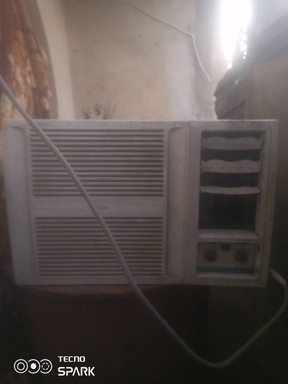 مكيف تدفئة وتبريد اخو جديد برغي مامفتوح محتاج واريد ابيعه مكاني بغداد مدينة الصدر رايده ب275 وبي مجال *********** واتساب بي