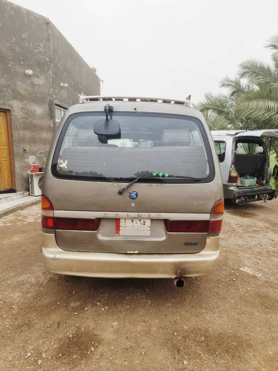 سلام عليكم للبيع كيا بريجو موديل ٢٠٠١ مكينه ٣٠٠٠ سوبر شواصي ٣ مكفولات ١ مصلح الخلفي سياره مصبوغه عام كهربائيات شغاله الاستفسار *********** سعر ٥٨ وبيها مجال
