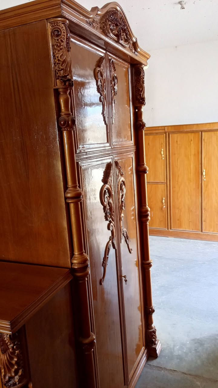 السلام عليكم اخوان توجد غرفه توج حطاطه شرط نضافه فول السعر مليون 450وبيه مجال الاستفسار عن الرقم ***********
