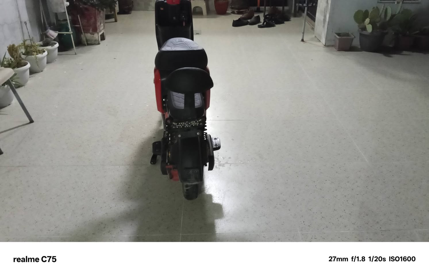 السلام عليكم دراجه شحن ار 9 معروضه للبيع موديل 24 دراجه كلش نظيفه خمس بطاريات جديد مشهض انطيني شرط سعره فقط 380,000 بمجال قليل كلش اللي يريده لا يكتب لي بالتعليقات ما جاوب رقم تليفون ***********
