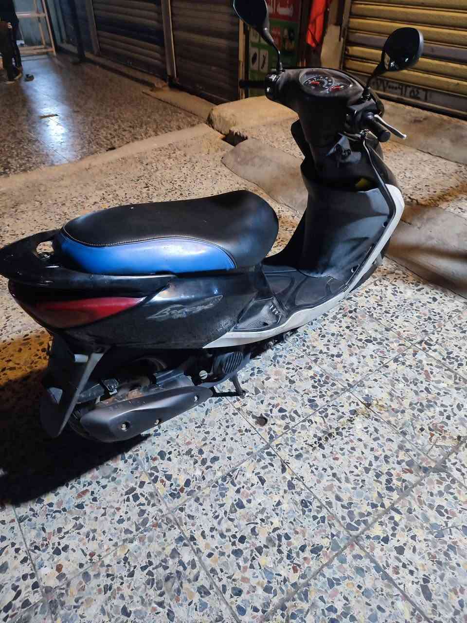 دراجه بريز للبيع 
مكينه ناعمه 
شغاله سلف وهندر 
 كهربائيات كلهه شغاله 
نضافتهه مثل ما اتشوف بالصور 
المكان البلديات تقاطع الكهرباء 
السعر 450قفل 
شراي اتصل ***********
