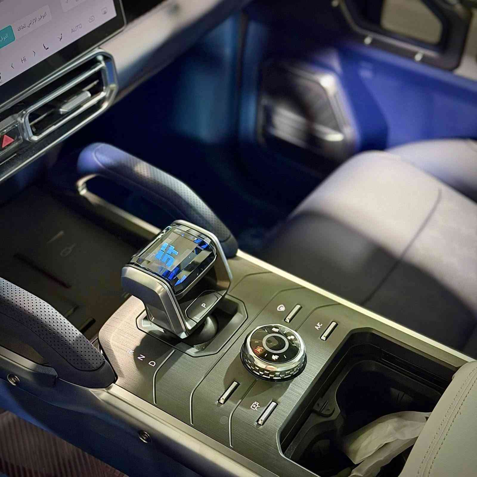 ⚜️ متوفر حاليا في معرض العماد ⚜️ 

جيتور T2 هايبرد بلگن PHEV🔌⚡️🔌

✅ المواصفات :

الهايبرد القوي… التكنولوجيا المتقدمة… والراحة المطلقة!
• محرك 1.5 لتر تيربو + محرك كهربائي
• قوة إجمالية: 380 حصان
• العزم: 610 نيوتن.م
• ناقل حركة أوتوماتيكي مخصص لنظام الهايبرد 3DHT
• نظام الدفع: أمامي
• المدى: 1000 كم (هايبرد) + 139 كم كهرباء بالكامل

• كاميرات محيطية 540 درجة
• مثبت سرعة ذكي متفاعل
• نظام التحذير عند مغادرة المسار
• نظام المساعدة للبقاء في المسار
• نظام التحذير من التصادم الأمامي والخلفي
• حساسات أمامية 6 + خلفية 6
• نظام الكبح التلقائي للطوارئ
• نظام الكبح التلقائي عند الرجوع للخلف
• نظام الثبات الإلكتروني ESC
• نظام المكابح ABS
• فرامل يد إلكترونية مع AutoHold
• نظام مساعد لصعود المرتفعات
شاشة عدادات عملاقة 16.2 إنش
• شاشتان للترفيه والملاحة: 15.6 إنش + 10.25 إنش
• نظام صوتي فاخر SONY بـ 12 سماعة
• مقاعد أمامية كهربائية (تدفئة + تبريد)
• مقاعد من الجلد الفاخر
• شاحن لاسلكي
• إضاءة داخلية محيطية
• إضاءة خارجية LED بالكامل
• فتحة سقف بانورامية
• صندوق خلفي كهربائي
• نظام الدخول الذكي + تشغيل عن بعد
• أنماط قيادة متعددة ونظام توفير الطاقة
• فلتر هواء N95

🛠️ الضمان:
• ضمان أساسي: 6 سنوات / كم مفتوح
• ضمان المحرك: 10 سنوات / 1,000,000كم 
العنوان: بغداد - البياع - الشارع الوسط
هاتف : ***********

#سيارات_للبيع #سيارات
