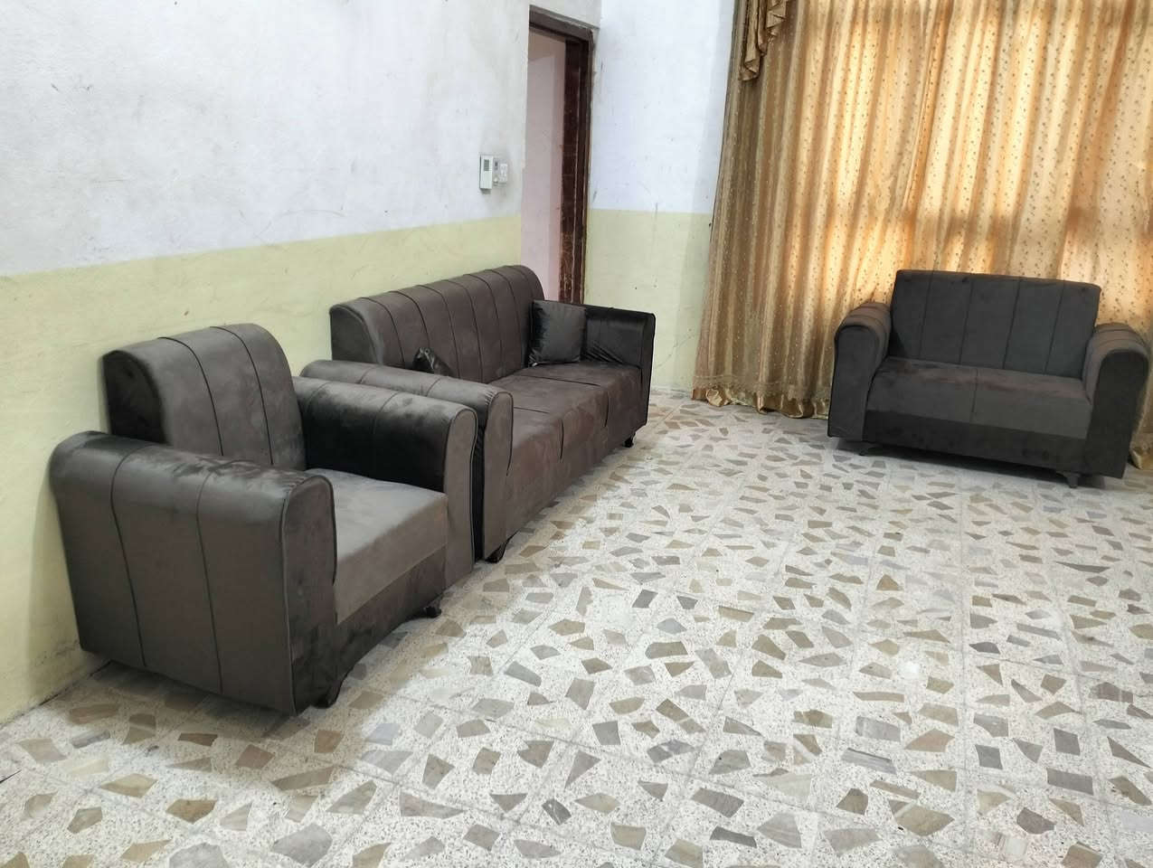 تخم جديد غير مستخدم 10نفرات السعر 300الف قفل مكلف بلنشر والشراي يتصل بالرق ***********المكان بعقوبه بهرز
