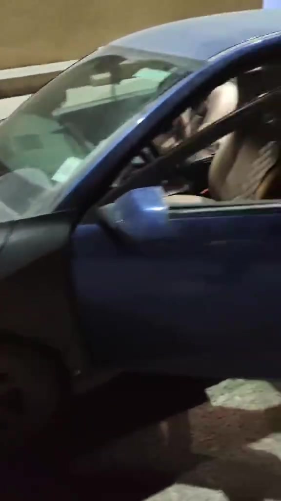 سلام عليكم ورحمة الله وبركاته
K4 موديل 25 فئة ex 
ماشيه 17000km
رقم انبار معوقين
هاي باب وجاملغ حادثه بالخارج
وصار عندي بيه حادث بالداخل بالبجم مثل ما موضح بالفيديو اللي باللون الاسود مبدل (بنيد وجاملغ جهة سايق ولايتات ودعاميه) 

سعره ١٤٠ وبيه مجال 
***********
