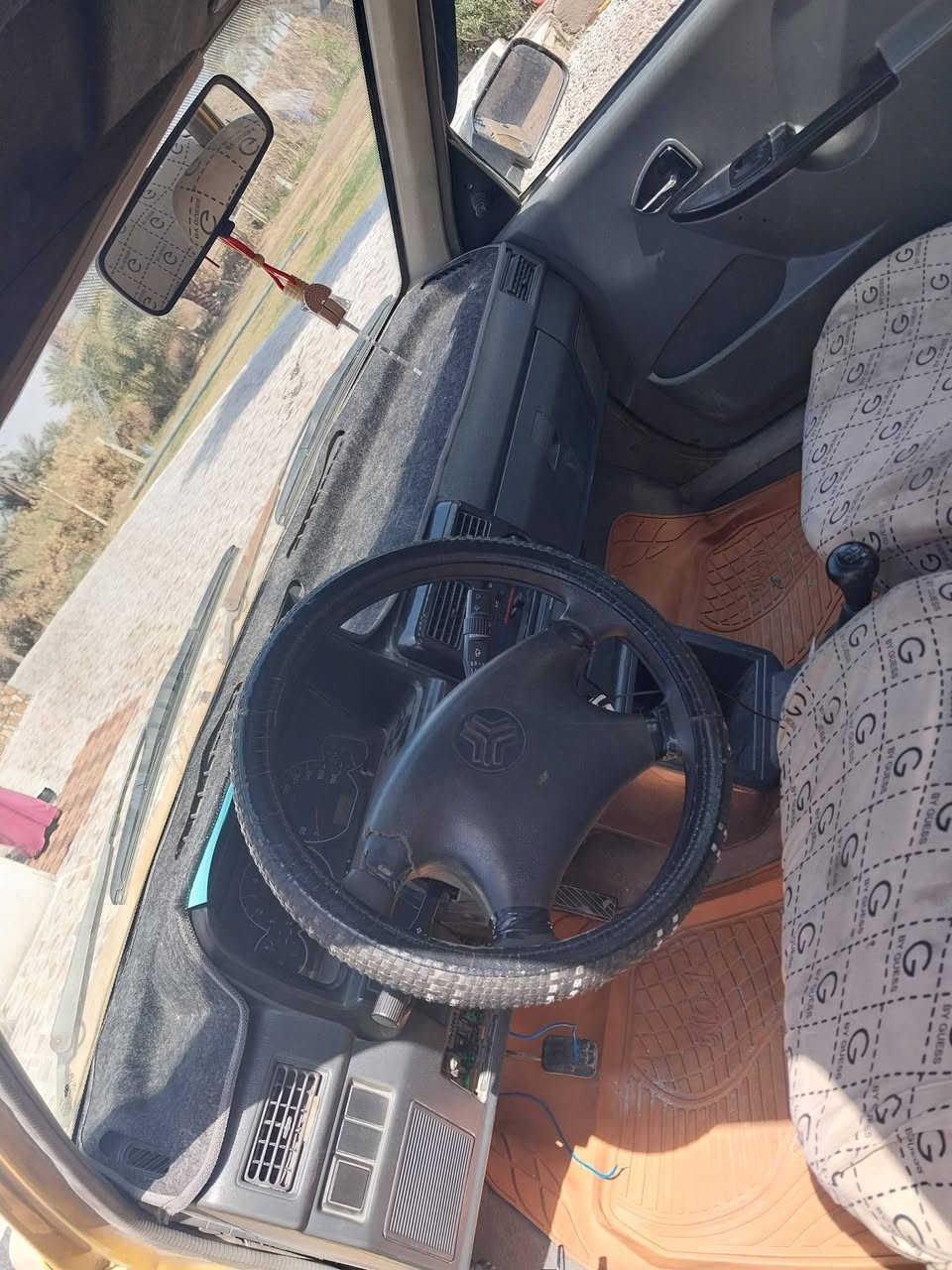 سلام عليكم سايبه للبيع موديل 10رقم بقداد نكليزي كير محرك جدد صدر جديد 
تخم تاير جديد السعر 25وبيها مجال  ***********      ***********مكان السياره النبار الفلوجه حي الشهداء
