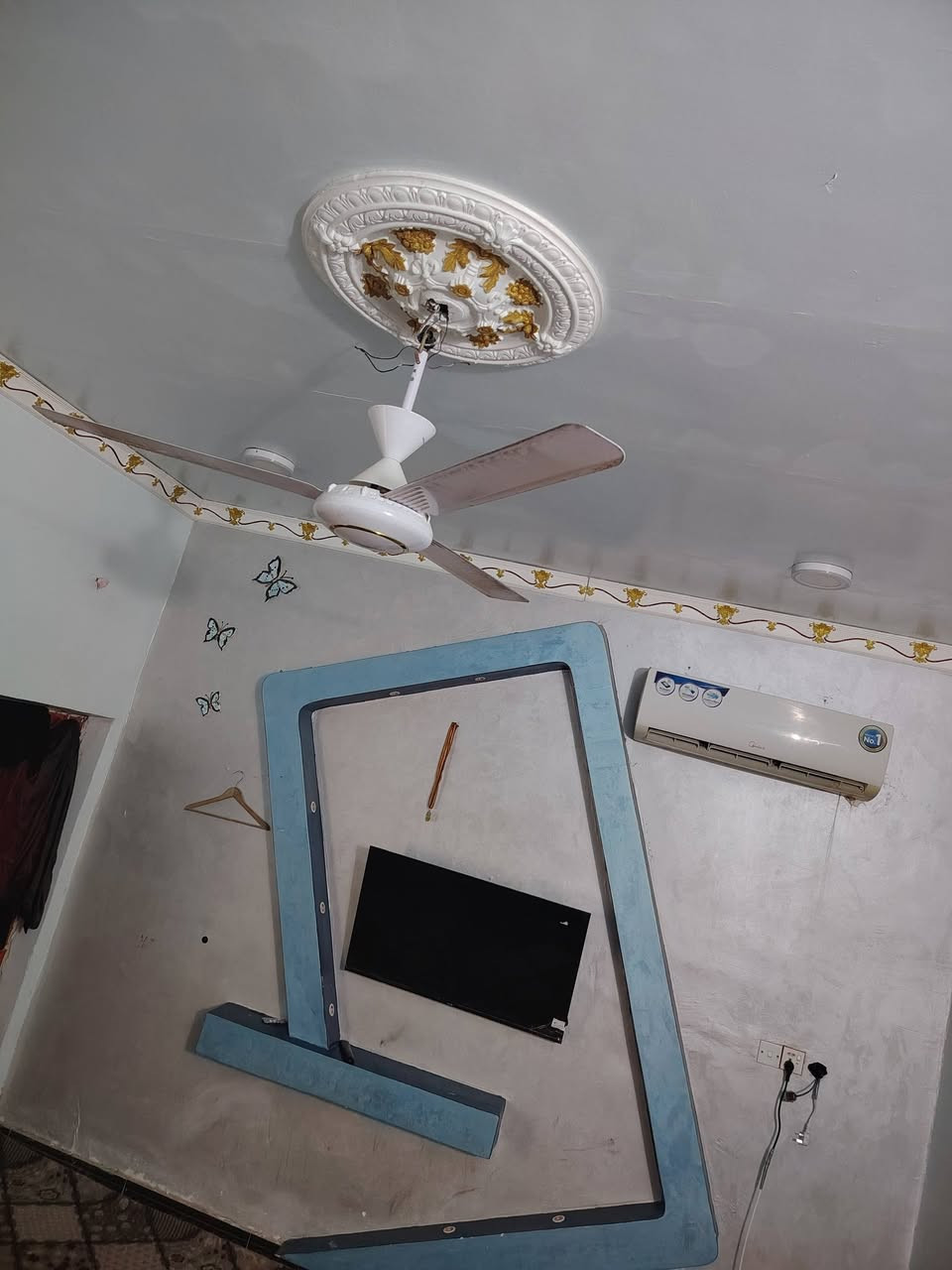 للبيع المساحه 75
العنوان حي الوحده قرب جامع الإمام الرضا ع
***********
