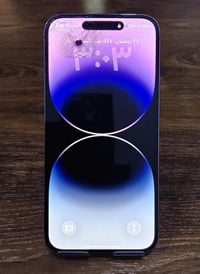 ايفون ١٤ برو ماكس للبيع جهاز نضيف ومكفول بس بي هاي ضربه الشاشه والنقطه...