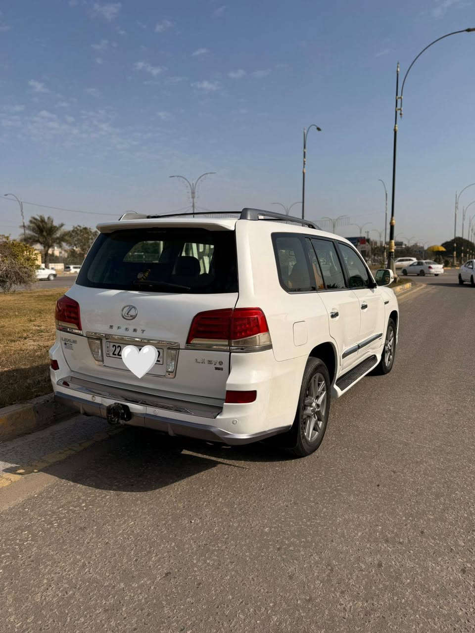 لكزز2011         السعر330
بيه 3 قطع صبغ
فول 1/1 
جكات تصعد وتنزل
جميع الكشنات كهرباء حته سبع راكب
كشنات امامي تبريد وتدفئة 
خزن ميموري
نضام دفلوك
 حساسات اماميه خلفيه وجانبيه
 كامرات اماميه جانبيه خلفيه 
اشاير بلمري شفط
صندوق كهربائي 
ثلاجه تبريد
مانع انحدار
بصمه ابواب
محرك   8سلندر 5.7
باقي المواصفات معروفه
مراوس حسب القناعه
كربلاء
***********
***********
