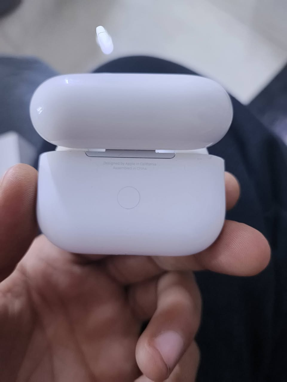 ايربود جيل 2نزلت وي ال16 جديده بعدها بضمان مكاني بغدداد سعر200 رقمي ***********
