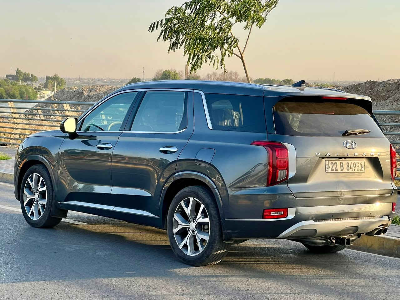 متاح _🚙
🔹سيارة هونداي بالاسايد كاليكرافي اعلئ فئه
🔹سنة الصنع:2021
🔹اللوحه : اربيل 
🔹اللون : نفطي
🔹حجم المحرك 6سلندر   3.8L
🔹وارد امريكي 
🔹المسافه :90 ميل 
🔹بدون ضرر بدون حادث بدون صبغ فقط تعديل بارد جهة النفر وسونار موجود 
🔹بدون ايرباك 
🔹كفاله عامه شرط بدون اي نقص 
          الموصفاات 🔥
🔹 داش كام” (Dash Cam) 
🔹فور ويل 
🔹7راكب Vip منفصل 
🔹كاميرات 360 درجه 
🔹رادار امامي خلفي وخلفيه 
🔹حساسات اماميه خلفيه 
🔹تحديد مسار متكامل مع قيادة ذاتيه 
🔹مثبت سرعه 
🔹تنبيه الخروج عن المسار 
🔹لد امامي وخلفي 
🔹فتحتين سقف 
🔹كراسي جلد كهرباء 
🔹كراسي تدفئه وتبريد 
🔹تبريد 3 قطع منفصل 
🔹شفتات ستيرن 
🔹بصمه ابواب 
🔹اشاير بل مري 
🔹نضام صوت متكامل 10 سماعات 
🔹تشغيل عن بعد 
🔹ستاثر خلفيه 
🔹منفد شحن USB 
🔹لايتات  LED
🔹نضام المنحدرات 
🔹مانع انزلاق 
🔹توقف ذكي 
🔹اطفاء ذاتي 
🔹هوك خلفي 
سياره جاهزه كامله علئ اخر حبه 
بدون اي نقص 
🔹مكان السياره موصل 
🔹سياره باسمي شرط التحويل 

              📞__للاتصال ***********
                                   وتساب ***********
