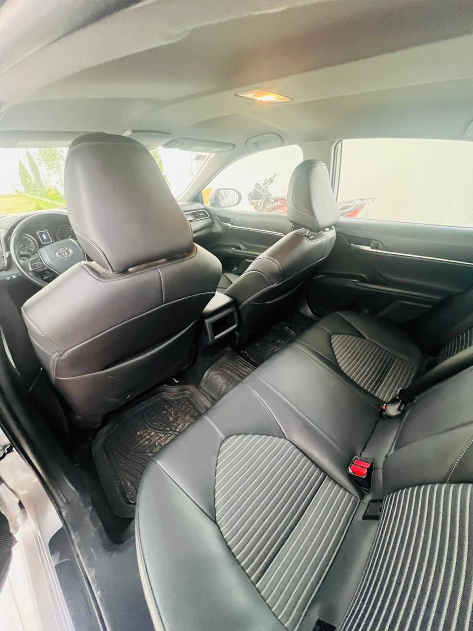 كامري وارد أمريكي 2024.. SE... لون سلفر... رادار.. تحديد مسار.. مانع اصطدام... شفتات ستيرن... سبورت..
رقم انبار انكليزي.. حرة تحويل ثاني يوم... ماشية 29000 ميل... موجودة  بالرمادي... 
ضررها بنيد وجاملغ...
السعر 190 ورقة
***********
