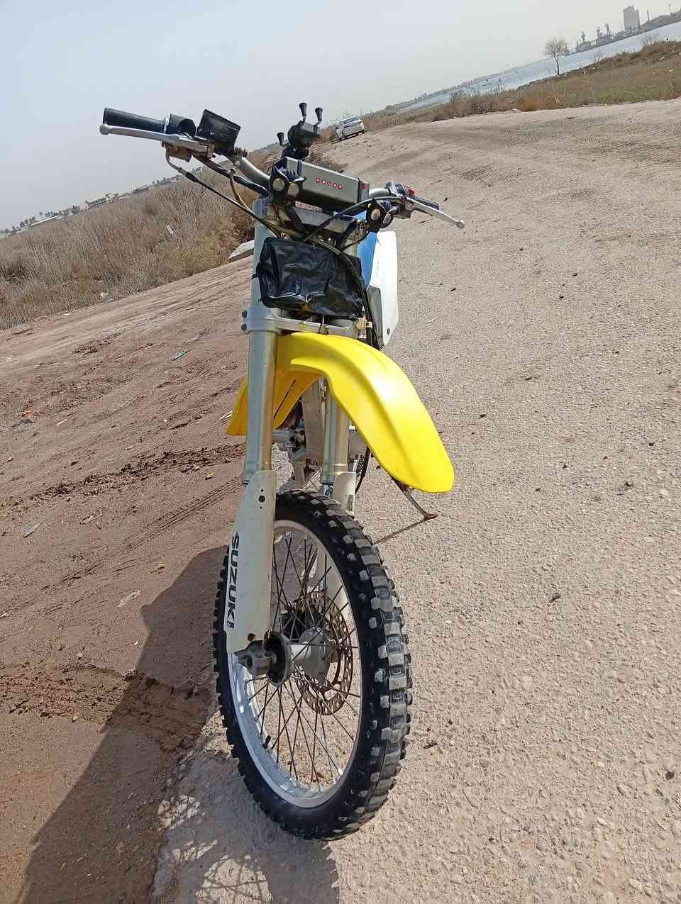 قفاز ياباني رياضي للبيع مال حاويه مكان البصره شاصي فافون..***********
