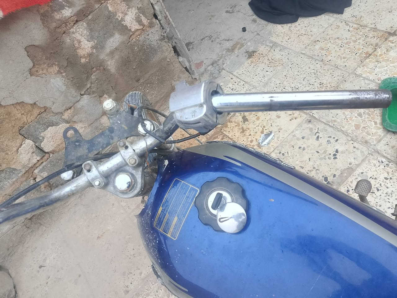 اربعه
كلك للبيع شغاله 
بس بنرادلها يده مال سكليتر طاكه 
سعر 180  وبيها مجال


**إذا كنت صاحب هذا الإعلان وتريد حذفه لأي سبب، رجاءا أرسل رسالة إلى الدعم الفني**