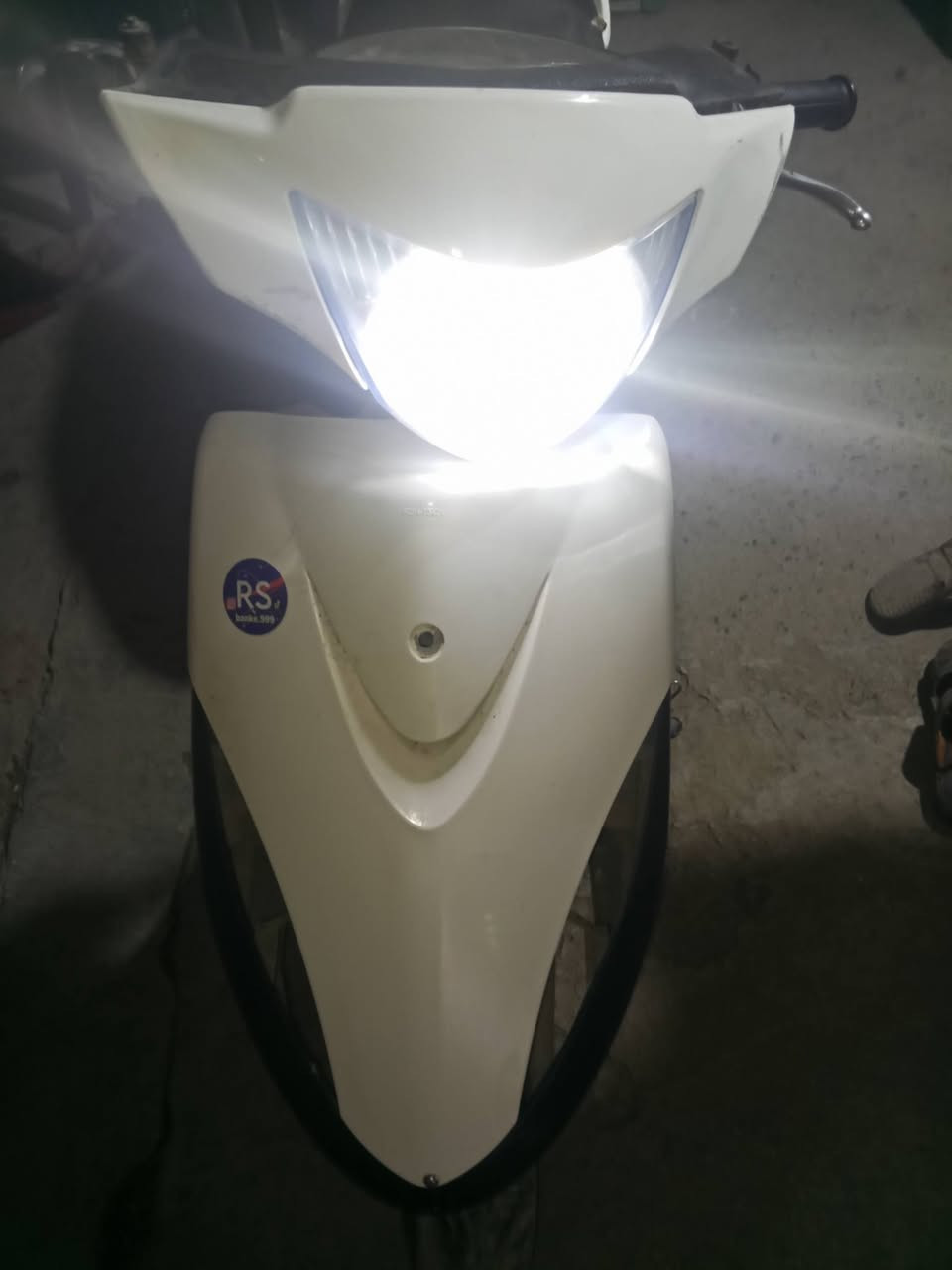 سلام عليكم ماكس عدله للبيع مكينه بلاديه 49 شغاله سلف هندر بأي وقت ترايك وين ماتريد روح بيها مكاني بغداد الدورة ابو دشير متواجد واتساب و رقم ***********
