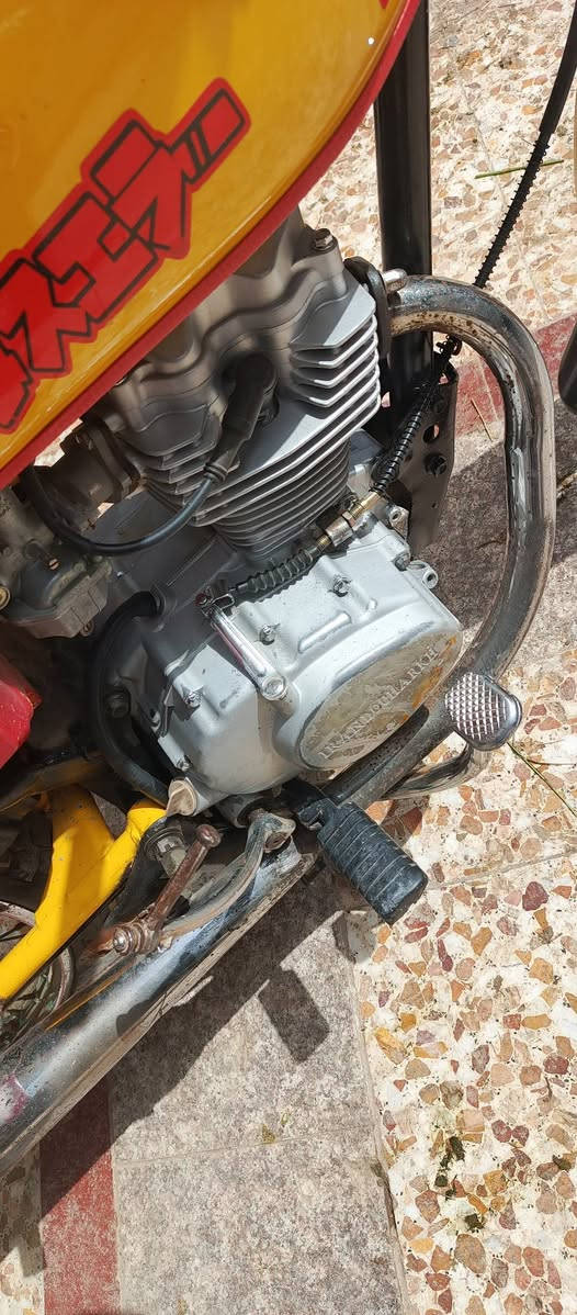 سلام عليكم دراجه اللبيع موديل 12تعمير 22 اوراق اصوالي مكاني واسط قضاء الحي سعر تصل وخادم ***********
