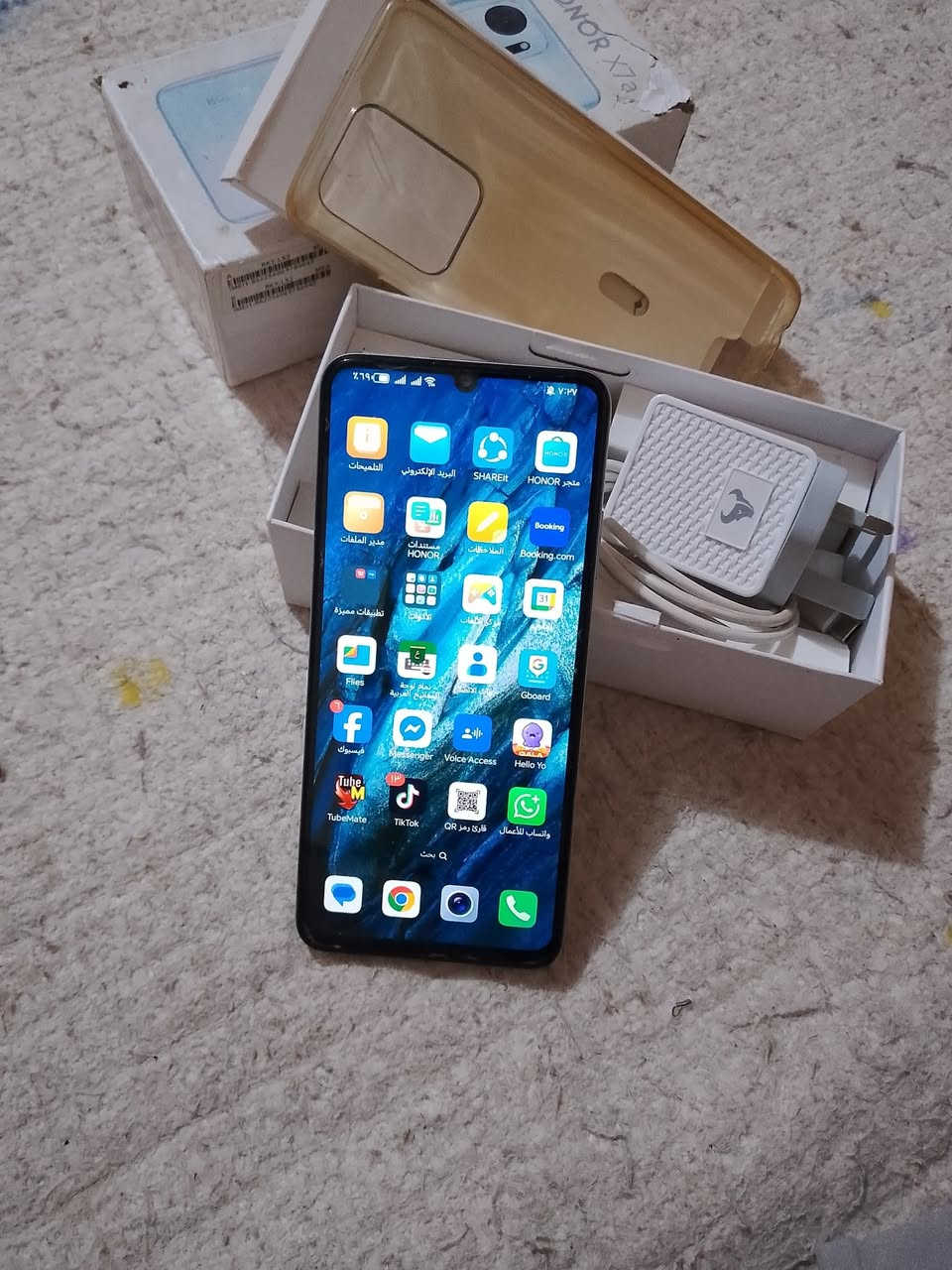 السلام عليكم تليفون نظيف وكامل مواصفاته تليفون هونر اكس 7 اي الجهاز ذاكرته 128 الشراي يدخل لي على الواتساب او يراسلني على الفيس السعر 120  ***********
