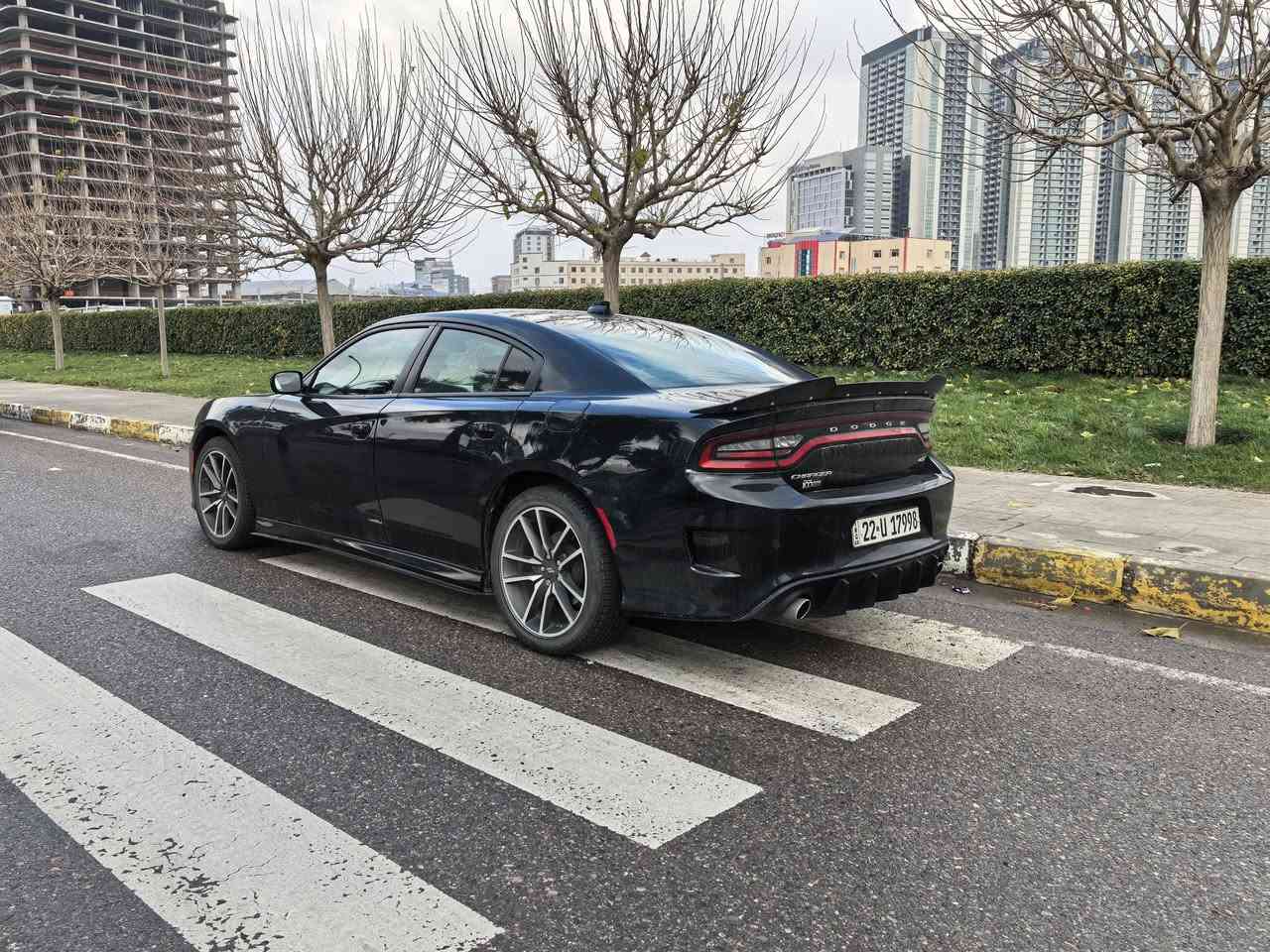 سلام عليكم 
دوج جارجر 2023GT
فول فول عدا الفتحه
مواصفات
كراسي الامامي كهرباء
كراسي الاماميه تدفئه تبريد
ستيرن تدفئه
كشنات كنتارا وجلد
ميموري سيت
ستيرن كهرباء
زنون 
نظام سوبر تراك باك
شفتات ستيرن
وباقي مواصفات المعروفه للجارجر
الحادث 
جاملغ سايق صبغ 
وبيها 3 اماكنPDR
وبيها 3 اماكن تكحيل كارت
بدون دواخل بدون ايرباك شرط
سياره مرقمه باسمي وجاهزه هزه فحص 
دهن فلاتر جديد وكاله حداديه كلها بشرط
رقم شاصي
2C3CDXHG9PH651214
للاتصال:*********** واتس
