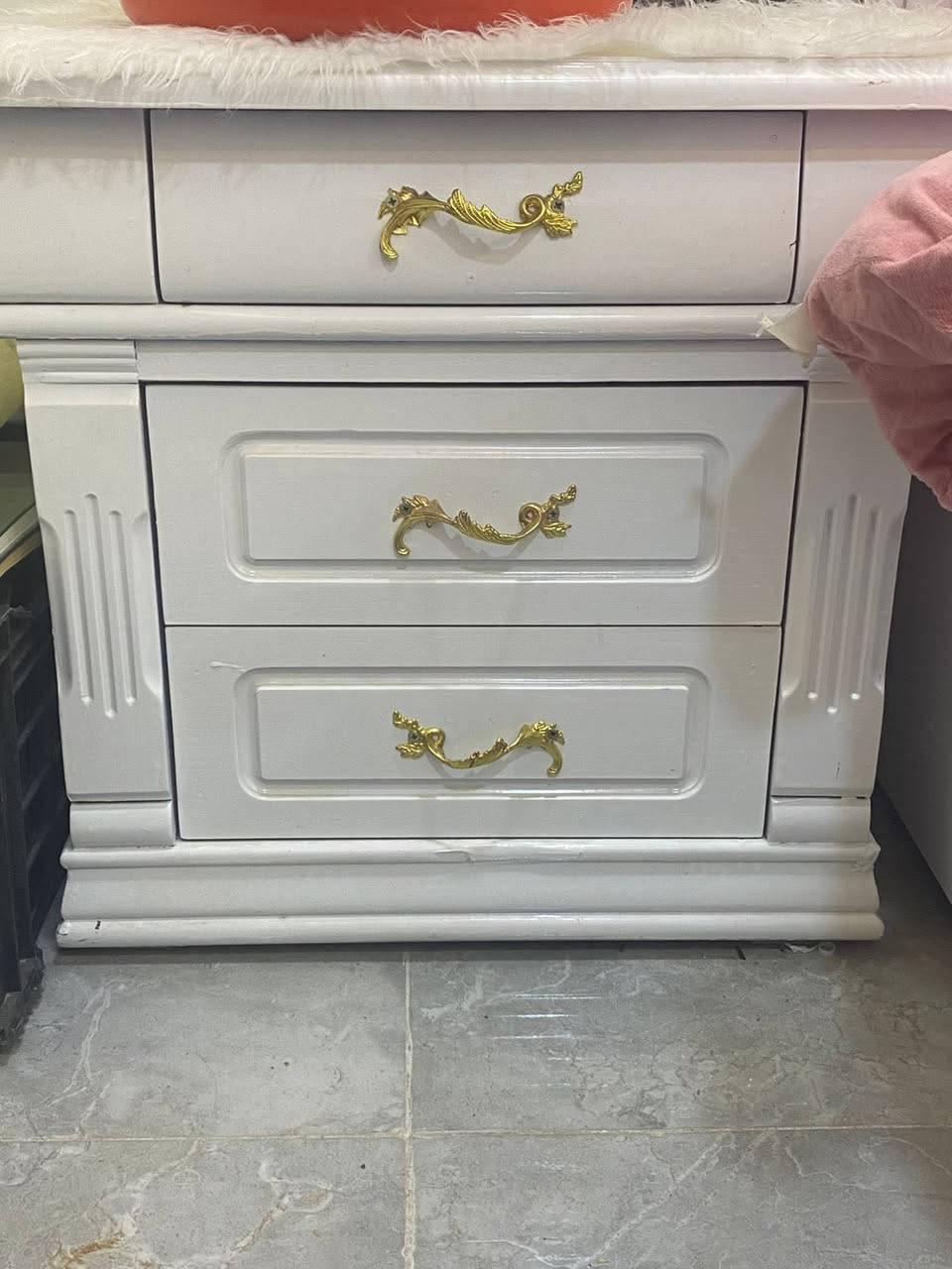 السلام عليكم غرفه كويتيه البيع جديده وحلوه السعر مليون بيه مجال الشراي خاص شباب الي ما يعرف اسعارهن لا يكسر وطاوله وكراسي 225بيهن مجال جدد بعدهن ***********متواجد وتساب
