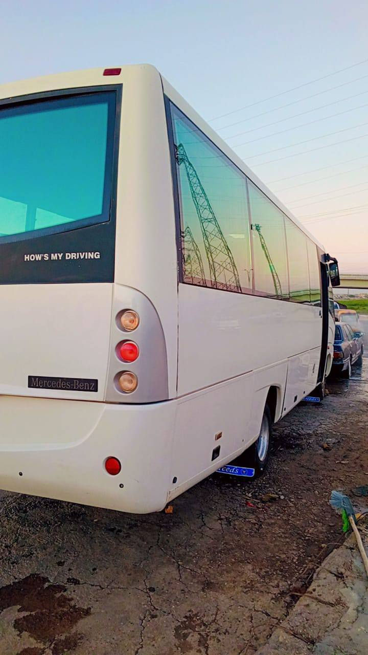 السلام عليكم سياره للبيع مرسيدس 30 راكب موديل 2012سياره جاهزه للعمل سعر 120 بها مجال ***********
