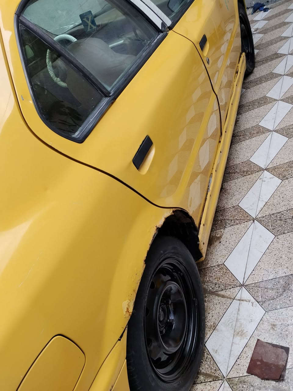 السلام عليكم سياره سمند للبيع سياره جاهزه من كل شيء بيها ملاحظات بسيطه والبدي شوف العين السعر 20 وبيها مجال بسيط هذا رقمي متواجد على الواتساب *********** وانا بخدمه الشراي المكان البصره الجزيره شارع حي الرايه
