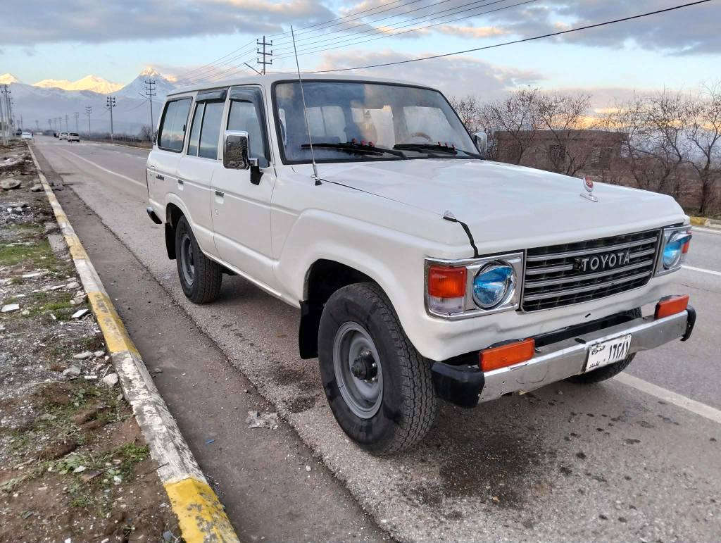 لاندگرۆز مۆدێل 1985رقم بغدادئاڕم پلاستک بەشەرت گێڕ مکینە اکسل دبل اکسل تایەی لۆک بێ خایس کاربایات بشرت 
ژ.م***********
*********** أربيل, العراق
