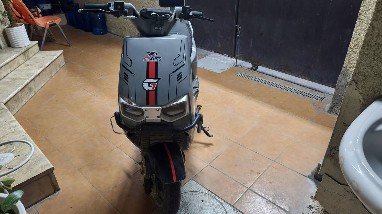 السلام عليكم 
دراجه شحن الكورو للبيع 
مواصفات الدراجه :
٦بطاريات 
٤٢امبير
سماعات بلوتوث 
اضويه ديسكو عند البريك او تشغيلها بزر 
السرعه 130km  يقره العداد 
اربع نمر
اضويه عالي ناصي رماش
اشاير 
دبل اشاره 
صندوق مساحه عمليا جداا 
البطاريات  مسطره 
الدراجه بصمه انطيه ٢بصمه وياها
 

الدراجه مزوعه مواصفات وانطيك وياها هديه  شاحنتها الاصليه ومرايات اصليه  
مكان الدراجه : بغداد اليرموك٫ شارع الربيع. 
للتواصل *********** بي واتس اب 

السعر: 800 وبيها مجال 

دراجه قبل ٣اشهر اشتريتها
نضيفه جداا
