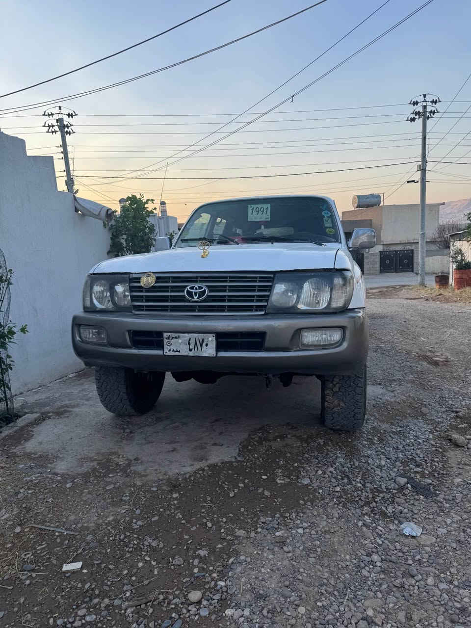 سلاو هاوریان ئەم لەيلا عه له ويه  بۆ فڕۆشتن مۆدیلی ١٩٩١  پێشی کراوە بە مۆنکا ٣ ئفو ٦ گێر هەموو گیانی بە شەرت لە سەر ساخی بۆیاخ کراوە بۆ جوانی گیرو مەکینەودەبل ئەکسلی بە شەرت نرخی ٣٥ وەرەقەو معامه له 
ژ.م *********** السليمانية, العراق
