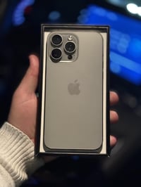 آيفون ١٥ برو ماكس • ٢٥٦ • بطارية ٩٨