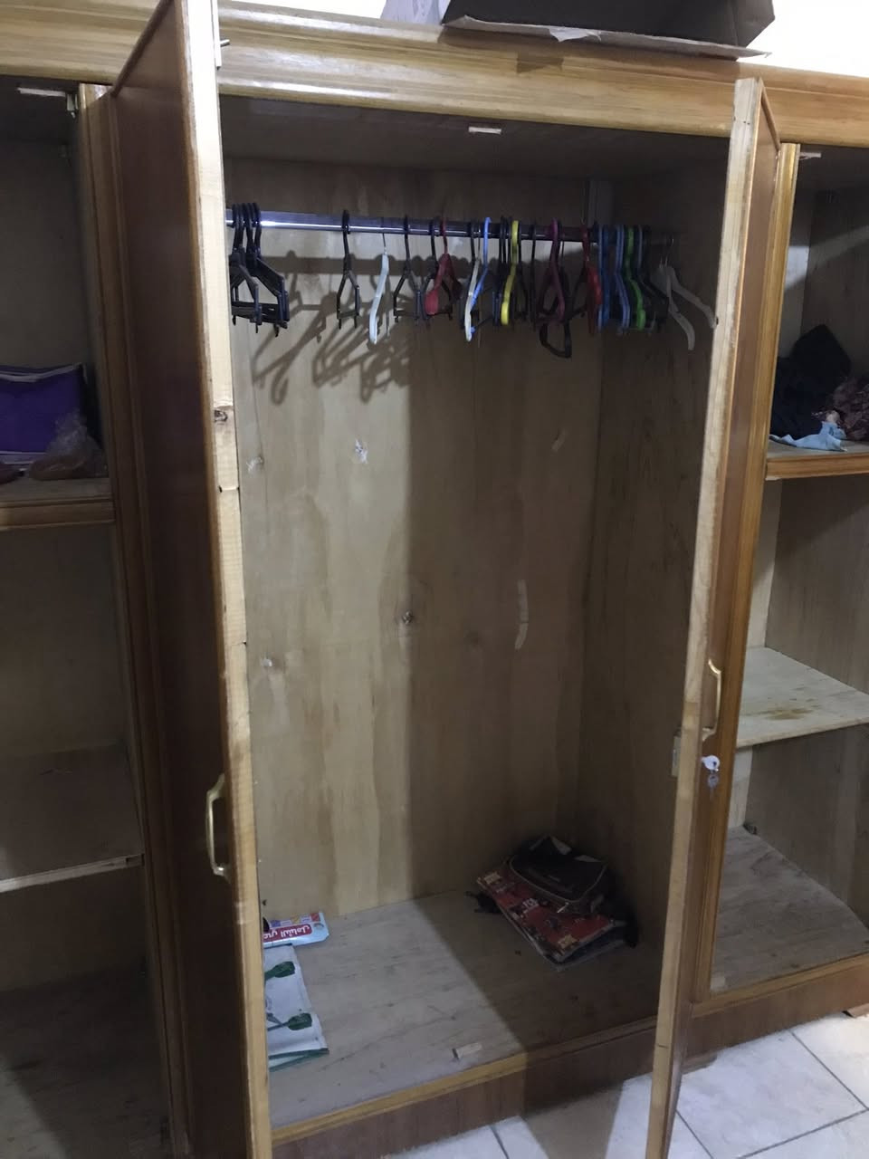 السلام عليكم أغراض للبيع المو شراي ليعلق وليتعبني مكاني بغداد قضاء المحمودية
الكنتور صاج خشب نوعية درجة أولى السعر اب 350 
وبي مجال
الميز الكومدي اب 20 وبي مجال
والمراية كذلك اب 20 وبي مجال 
الجرارات ابو المجرات الواحد اب 20 وبي مجال
كلشي ما بيهن عندي ظرف ومعتاز اريد ابيعهن  للأستفسار ***********  بي واتساب الشراي يتفضل خاص
