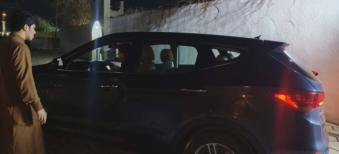 السلام عليكم سياره للبيع سنتافي موديل 18 سياره وضع الشركه ما ناقصها اي شيء اللي يحبليخابرني احط لكم الرقم***********
