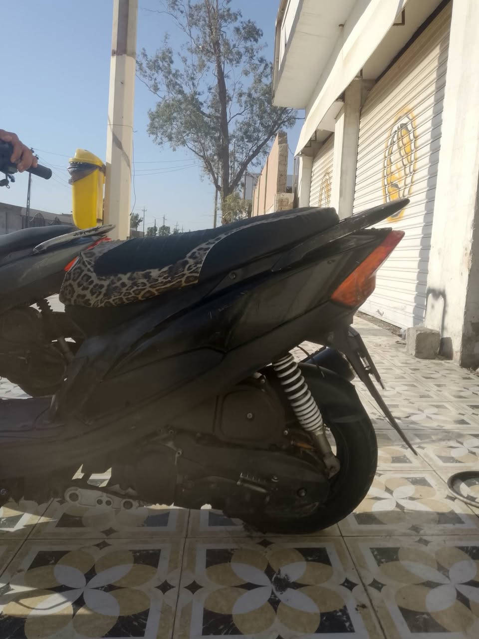 ماكس عدله للبيع
بوشه 49 مكينه خير من الله شلعه ومعدل قوي 👍 
كهربائيات شغاله بس نقصه سلف (عاطل) وباتري ضعيف ومازده (شادله لايت بومه عالي ناصي)
غير هذني دراجه برغي ما ناقصه 👍
دراجه نصبته بعد احلى من الصور 
بيه تزويد صالصنه MRP
شيال رياضي اصلي 
دبلات امامي رياضي 
دبل خلفي رياضي اصلي 
يدات بريك ودوشمه رياضي وبكلايت اربع ولفات
سعر 450 وبيه مجال الموشراي لا يتعبني 
تواصل خاص او اتصال ***********
مكاني ديالى بعقوبه شارع نادي ديالى
