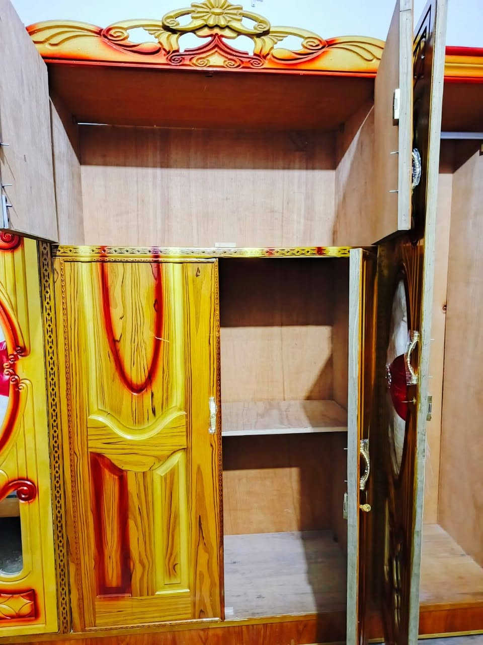 غرفه 6 ابواب صاج ملحق ⭐. مستخدم كلش نظيفه.موديل حديث .السعر ل 600..شراي يتصل&واتساب ***********..***********..يوجد توصيل

✨عندك غرفه اشتري&مراوس هم✨.........🌹
