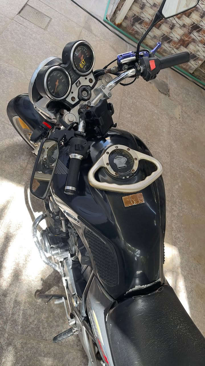 لليدور اصورلي ومداور ثاني يوم يقرا المنشور
رقم انكليزي وسنويه اصولي اصولي مو ترميز👍🏻👀

🔥CB400🔥

جيل ثاني هايبرد سكيورتي 16ولف🔥

مكينه مبدل رنكات بيه 👍🏻☺️

كهربائيات مابيهن اي مشكله ❤️

سعرررر سعررررر سعررررر 19$

مكان الدراجه ناصريه مركز توصيل ماعندي انت تجي تشوف تقتنع وتحتار بيه  

مامتواجد ع الفيس ولا اقرا التعليقات الشراي  وفلوسه جاهزه يخابر وبي خير ويدلل ***********

