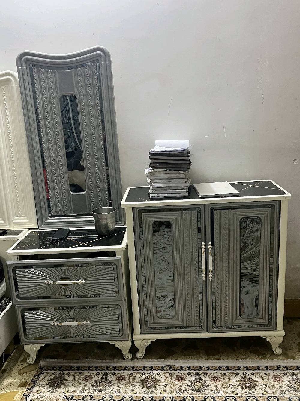 غرفه تركيه اخشاب عراقي جديده صارلي 4 اشهر من اشتريته واريد ابيعه 