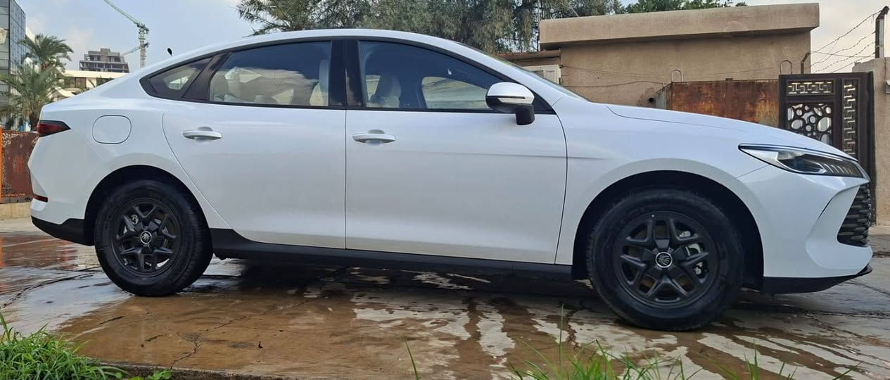 سلام عليكم بي واي دي للبيع او مراوس سيارة مكفول من كلشي ماشية ٨٠٠٠ رقم بغداد بسمي  مكان اليرموك سعر ١٢٥$ رقم هاتف ***********
