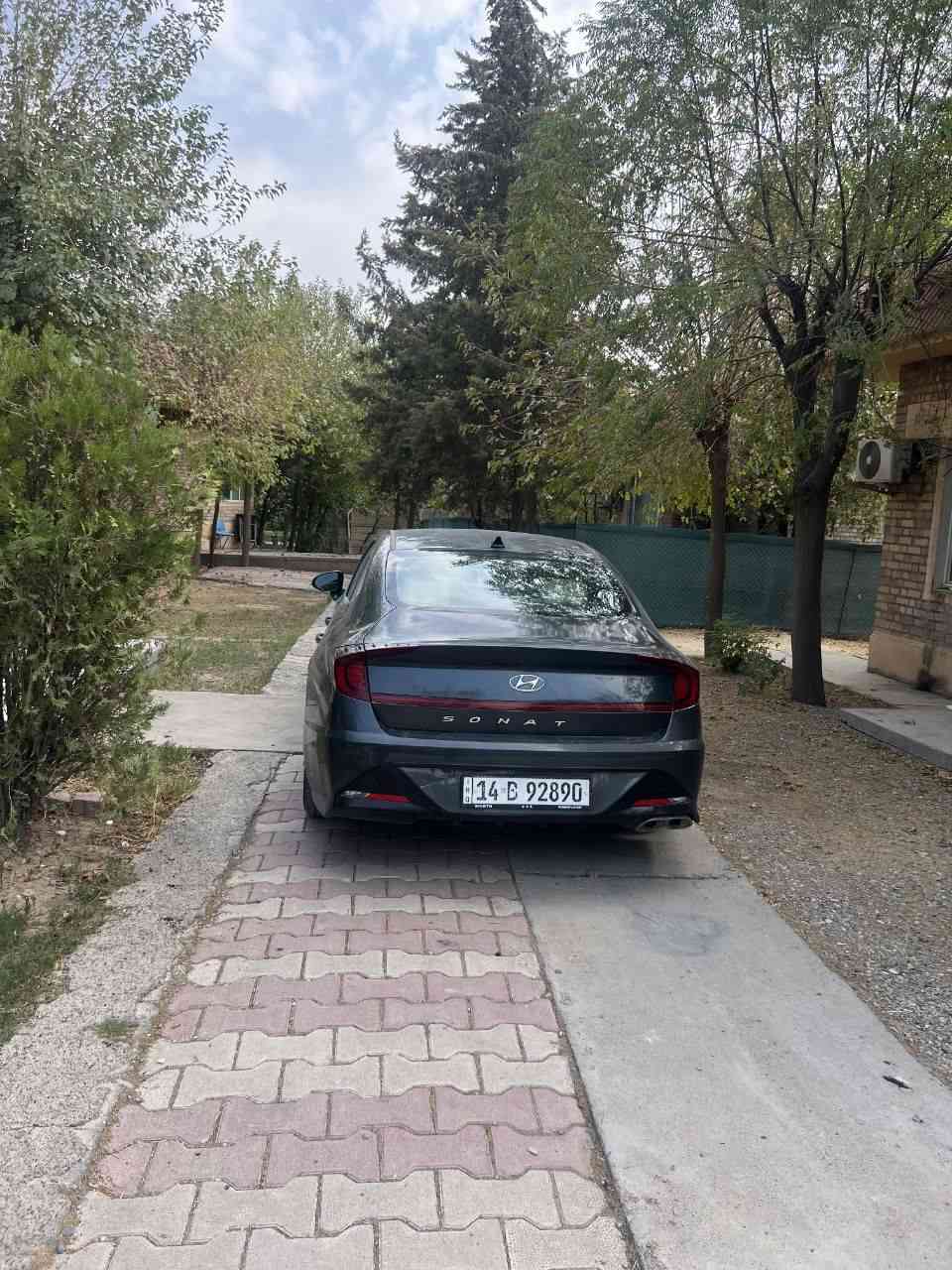 للبيع سوناتا 2023 •  • لون رصاصي غامق 

سيارة نظيفة ومتعوب عليها،وضربته صندوق فقط  يعني تمشي وتدعيلي.
السيارة ما تحتاج ولا دينار، ماشية 56 الف كيلو  ومستخدمة استخدام راقي.

المواصفات:
 • مكينة 2500 GDI اقتصادية وقوية
 • ويل سبورت
 • نقطة عمياء
 • تحديد مسار
 • سايد بريك كهربائي
 • ستيرن كهربائي
 • مواصفات كاملة ما عدا الفتحة
 • رقم بصرة حره تحويل ثاني يوم 
 

السيارة كلش نظيفة ومحد راح يباوع عليها ويتركها، صراحة جاهزة للشراء بدون تفكير.

العنوان: البصرة الجزيرة
للتواصل: ***********
السعر 190 وبيها مجال حك الجية البصرة, العراق
