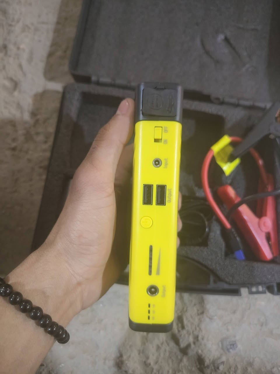 شاحن باتري سياره كامل ملحقاته شغال سعر 55 مع توصيل موحود توصيل كل محافضات


**إذا كنت صاحب هذا الإعلان وتريد حذفه لأي سبب، رجاءا أرسل رسالة إلى الدعم الفني**