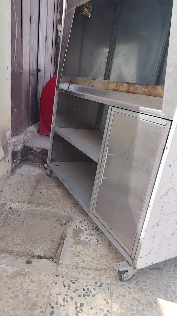 منقله كباب ستيل ثقيل درجة أولى طول 2 متر عرض 2 متر
استخدام قليل كلش العنوان ميسان قضاء المجر الكبير
رقم ***********
السعر 590 الف وبيه مجال
