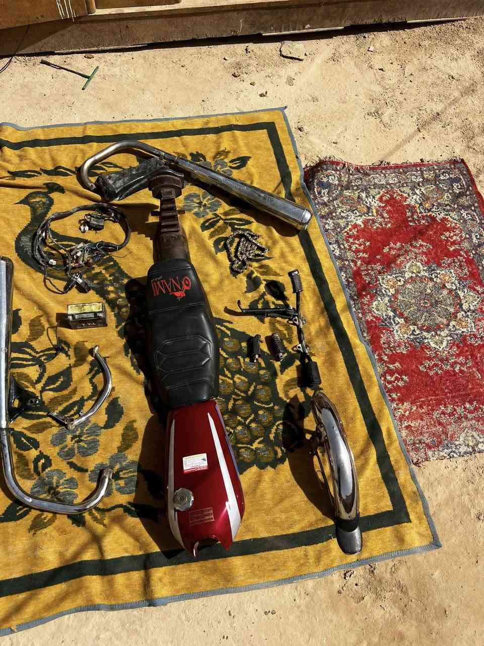 سلام عليكم شباب غرض لبيع كلمن وسعره جدد اليريدهن بي خير ويدللل مكاني نجف  هاذه رقمي ***********
