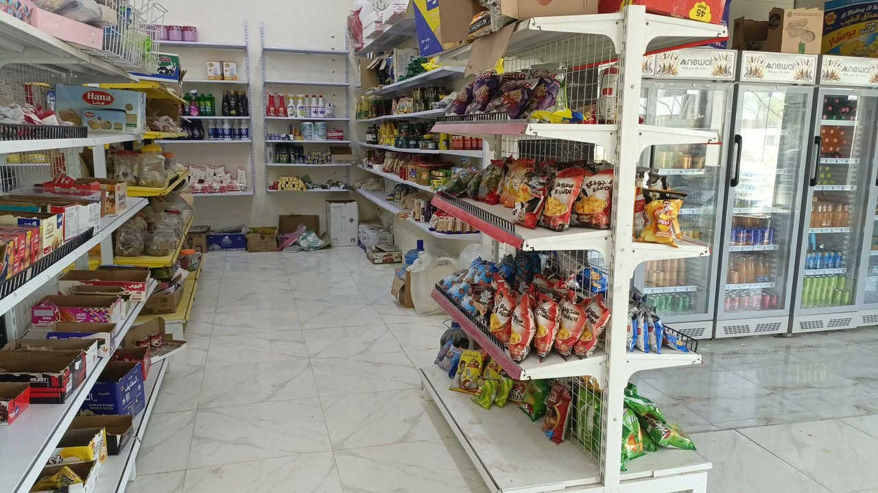 السلام عليكم اخوتي الغوالي عدد الرفوف90رف السعر مناسب ***********
