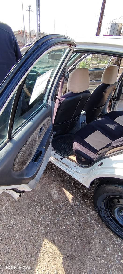 ابروتون للبيع موديل 2002 نواب ضباط  رقم  صلاح الدين  كير ومحرك شرط قطرة 💧 🌈 صبغ مابيه شرط
سياره نضيفه فول 💯✅💯 مال جناي 
السعر 30 وبيه مجال قليل 🍁العنوان كركوك الحويجه قرية اكطير🍁 الاستفسار على الرقم الهاتف 
***********
