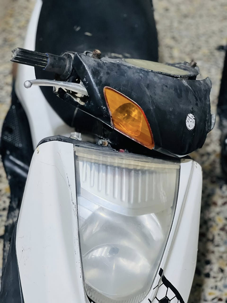 دراجه بريز ياباني دراجه حلوه وكامله بيهه بس ناريه للراس بلك ماكو واير مكطوع بس والباقي شغاله تواير جدد كفرات جدد السعر ١٥٠ بيهه مجال قليل مكان قلعه السكر ***********
