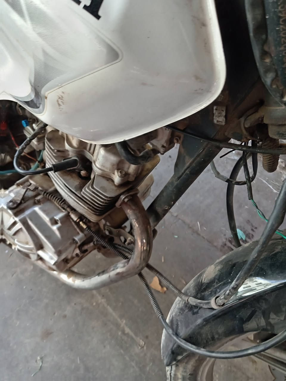 السلام عليكم دراجه البيع هيوشه في فلوجه سعر 275وبيه مجال او مراوس برياني ابيع  كوم حديد بس محرك نضيف لا  تبخير ***********
