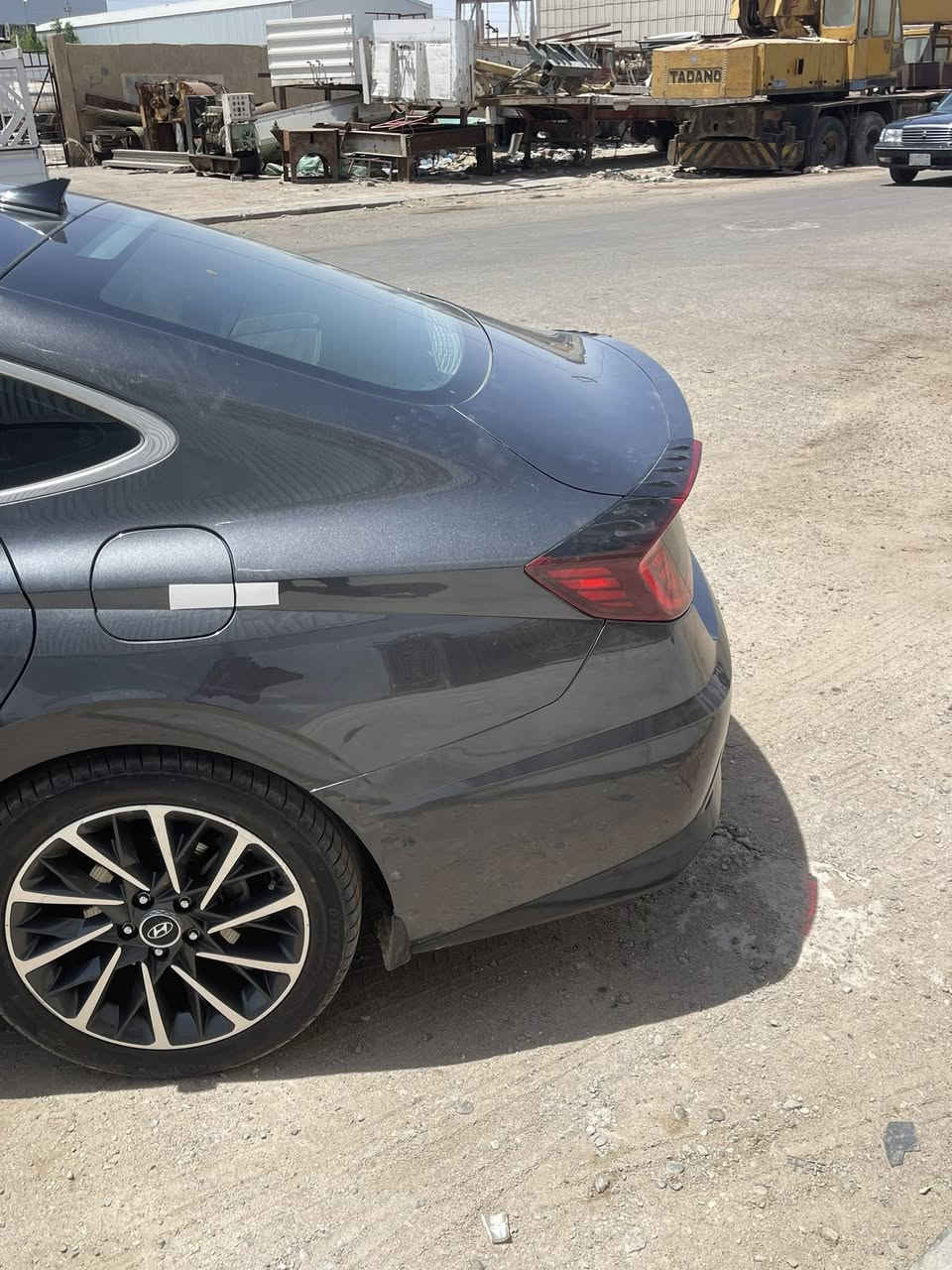 سلام عليكم 
سوناتا 2021 لمتد اعلى فئه قفلة المواصفات 
رقم بغداد 6 اشهر وتصير حره حادثها من امريكا مدكر وبنيد فقط يعني بس قطعتين صبغ ولباقي كله كفاله ما شاء الله بديها بلكارتون 
مواصفات السياره هواي راح اذكر شي بسيط مو كلهن 
5 كامرات 
تشغيل عن بعد 
تتقدم وترجع بلريمونت 
بانوراما 
داخل عسلي مميز 
تبريد تدفيه كشنات 
تدفئة ستيرن 
انارة داخليه متغيره 63 لون 
تبريد مناخي منفصل للسايق والراكب 
مساجد بلكشن 
خزن ميموري 
4ردارات على كل السياره 
داتا شو عرض على الجامه 
اشاير كامرات 
سستم بوس 12 سماعه 
وبعد هواي مواصفات ... السعر 163 وبيها مجال 
*********** بصره
