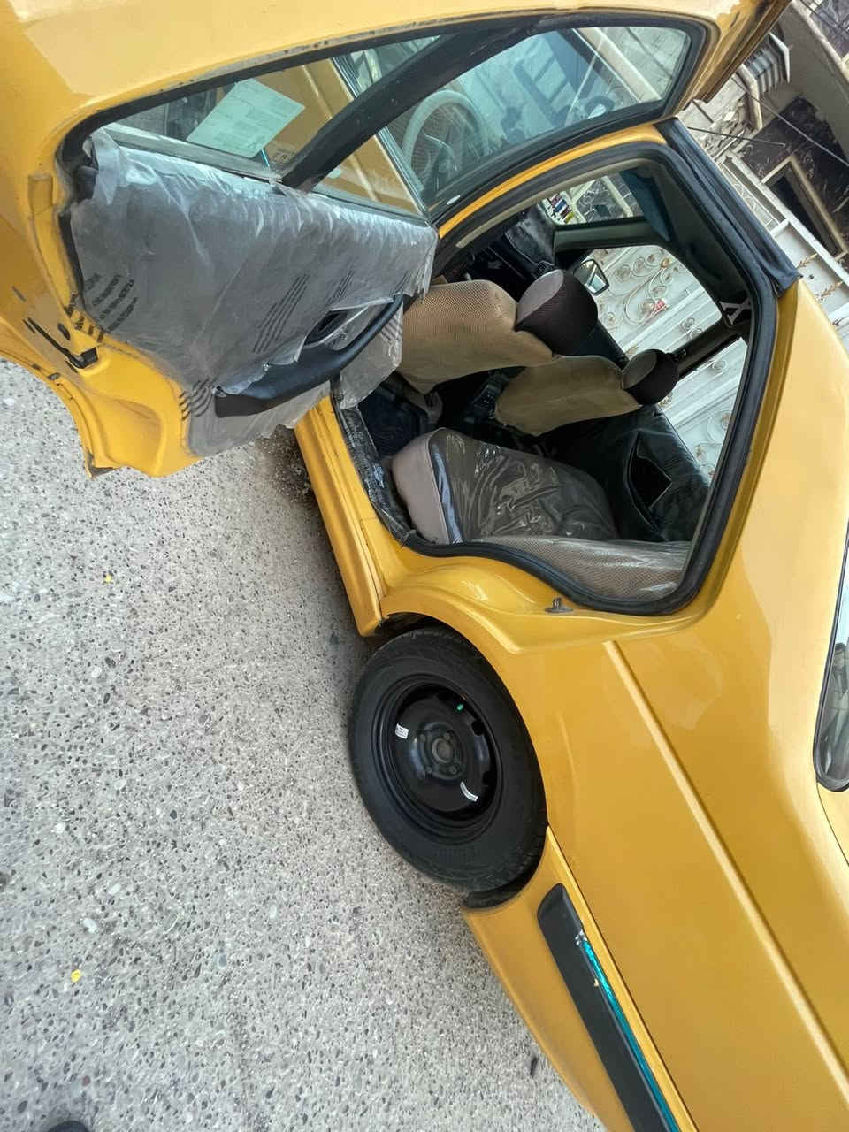 بيجو بارص السيارة نضيفة تجي وتشوف الشراي يتصل واتساب  : +964 771 309 7724
