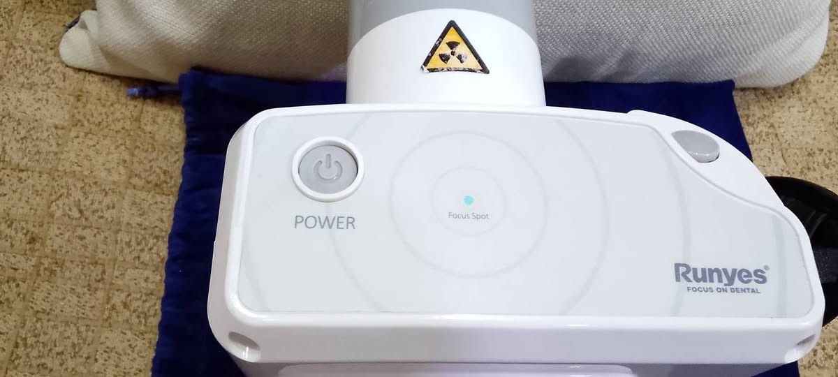 📢 للبيع جهاز أشعة أسنان محمول (Portable Dental X-Ray)
النوع: Runyes Portable Dental X-Ray
🔹 جهاز أشعة أسنان محمول عالي الجودة. 🔹 سهل الحمل والاستخدام داخل العيادات والمراكز الطبية. 🔹 يوفر صور أشعة واضحة ودقيقة لتشخيص حالات الأسنان. 🔹 مناسب لتصوير الأسنان المفردة، الجذور، الزرعات السنية، وعلاجات سحب العصب. 🔹 تصميم مريح وخفيف الوزن مع بطارية قابلة للشحن. 🔹 مزود بأنظمة حماية وتقليل جرعة الإشعاع.
مميزات الجهاز: ✅ جودة تصوير عالية. ✅ سرعة في التقاط الصور. ✅ سهل التشغيل والتنقل. ✅ مناسب للأطباء وعيادات الأسنان. ✅ بحالة جيدة وجاهز للعمل.
للاستفسار والمعلومات: 📞 ***********
